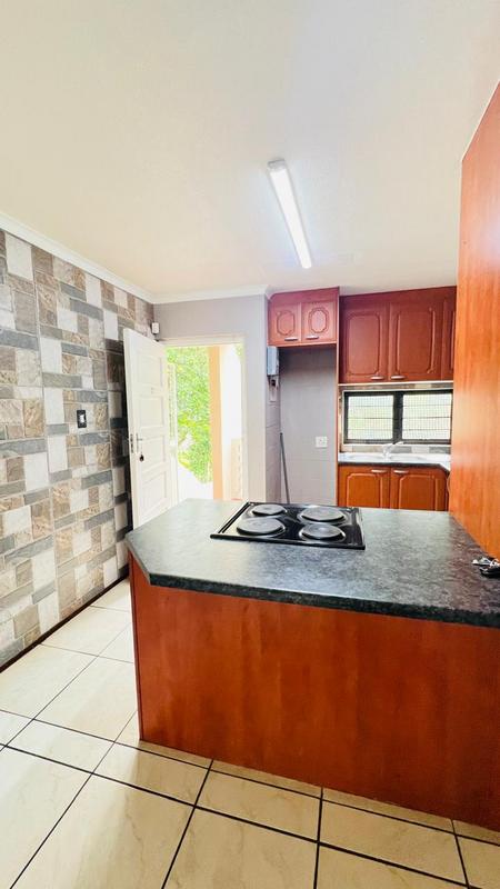 To Let 2 Bedroom Property for Rent in Manors KwaZulu-Natal