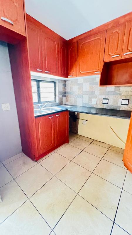 To Let 2 Bedroom Property for Rent in Manors KwaZulu-Natal