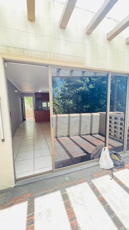 To Let 2 Bedroom Property for Rent in Manors KwaZulu-Natal
