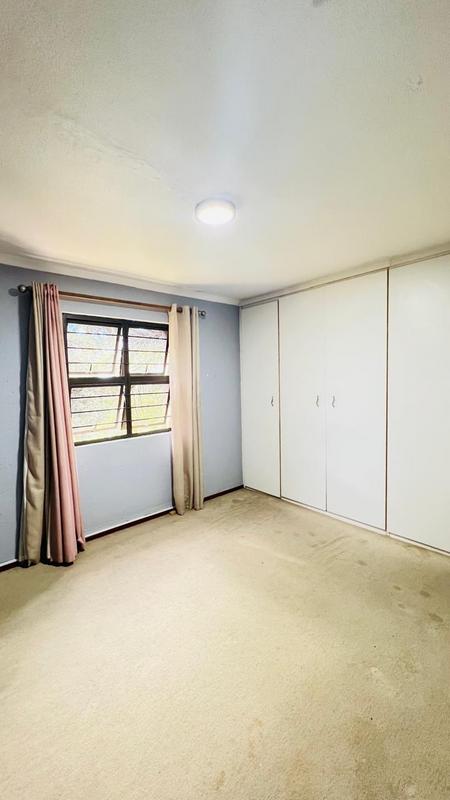 To Let 2 Bedroom Property for Rent in Manors KwaZulu-Natal