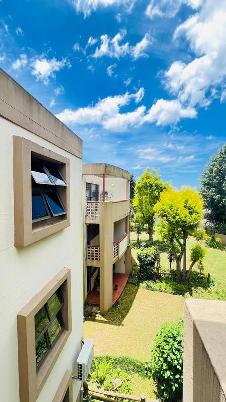 To Let 2 Bedroom Property for Rent in Manors KwaZulu-Natal