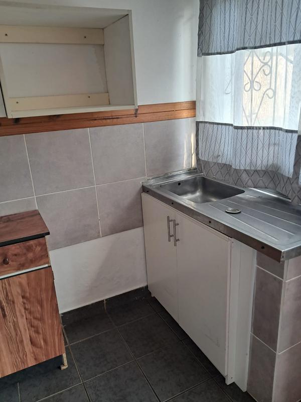 To Let 1 Bedroom Property for Rent in Caneside KwaZulu-Natal