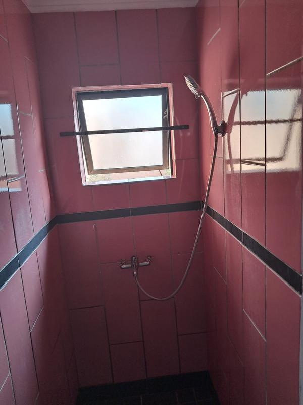 To Let 1 Bedroom Property for Rent in Caneside KwaZulu-Natal