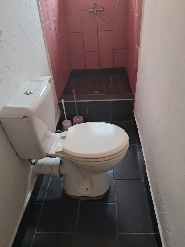 To Let 1 Bedroom Property for Rent in Caneside KwaZulu-Natal