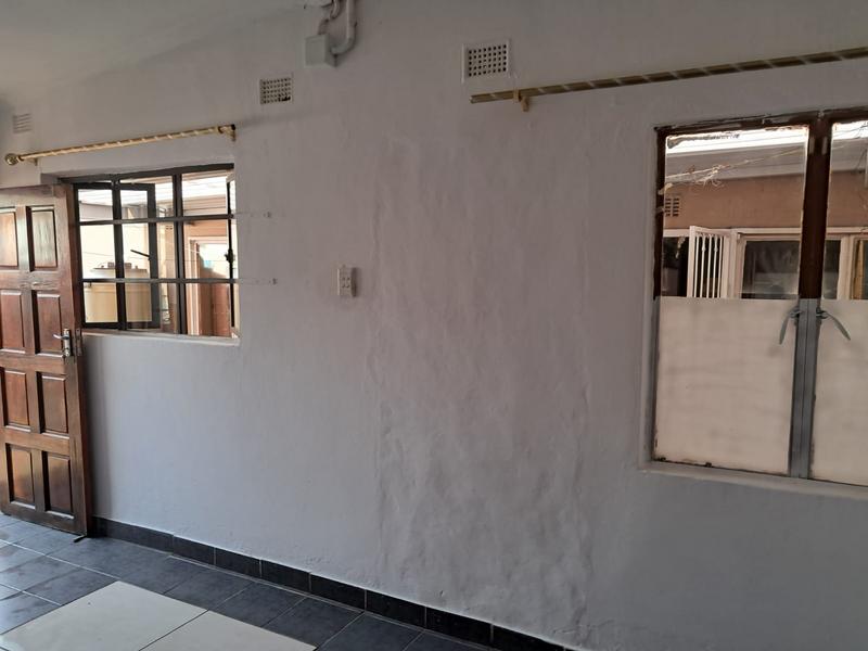 To Let 1 Bedroom Property for Rent in Caneside KwaZulu-Natal