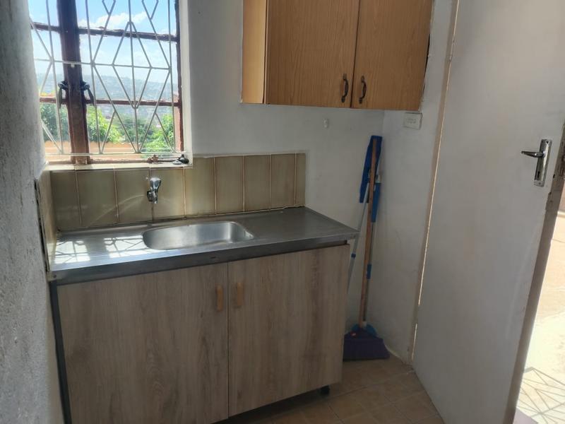 To Let 1 Bedroom Property for Rent in Clare Estate KwaZulu-Natal