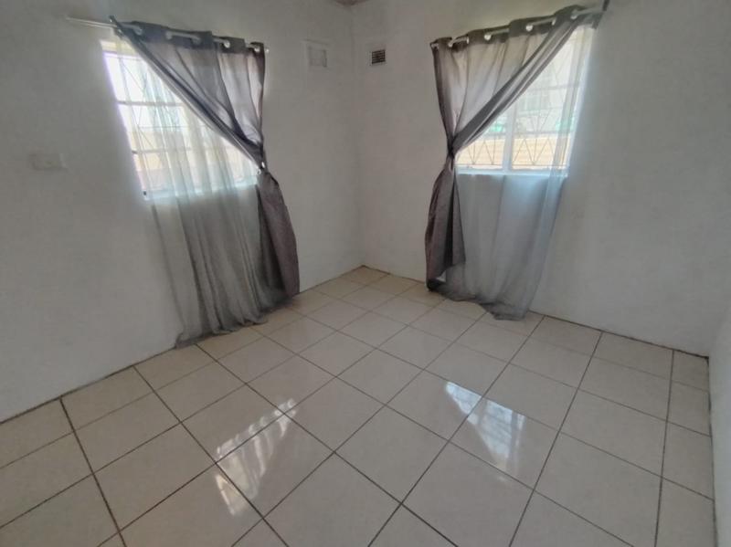 To Let 1 Bedroom Property for Rent in Clare Estate KwaZulu-Natal