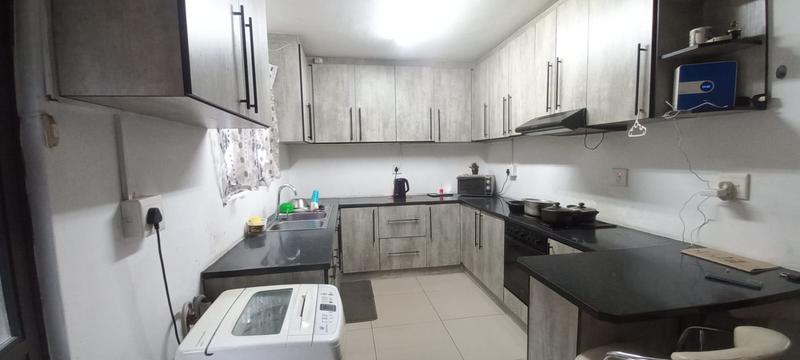 3 Bedroom Property for Sale in Northcroft KwaZulu-Natal