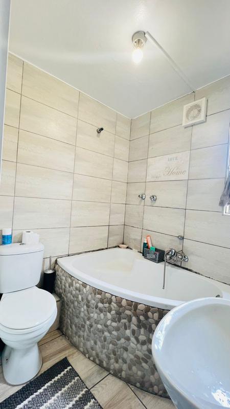 3 Bedroom Property for Sale in Eastbury KwaZulu-Natal