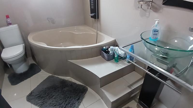 3 Bedroom Property for Sale in Burlington Heights KwaZulu-Natal