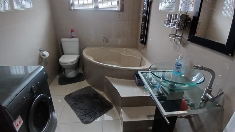 3 Bedroom Property for Sale in Burlington Heights KwaZulu-Natal