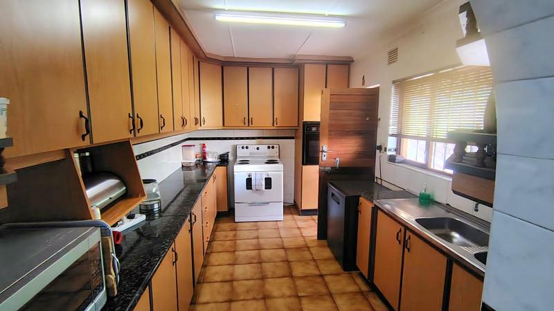 4 Bedroom Property for Sale in Queensburgh KwaZulu-Natal