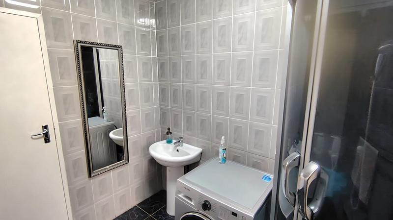 4 Bedroom Property for Sale in Queensburgh KwaZulu-Natal