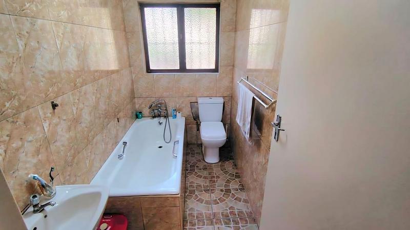 4 Bedroom Property for Sale in Queensburgh KwaZulu-Natal