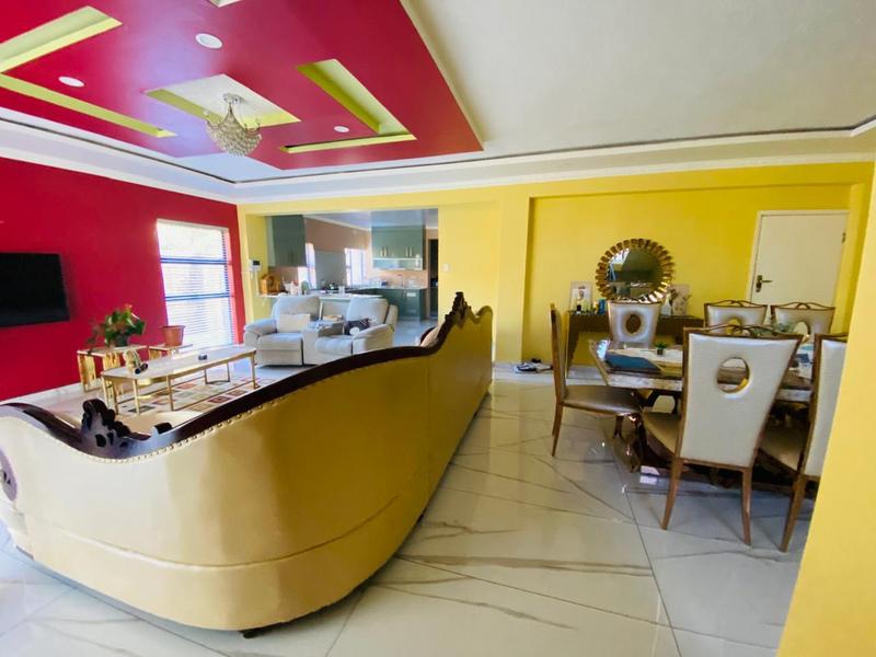 5 Bedroom Property for Sale in Margate KwaZulu-Natal