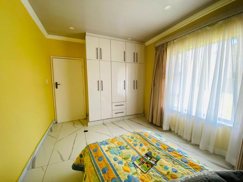 5 Bedroom Property for Sale in Margate KwaZulu-Natal