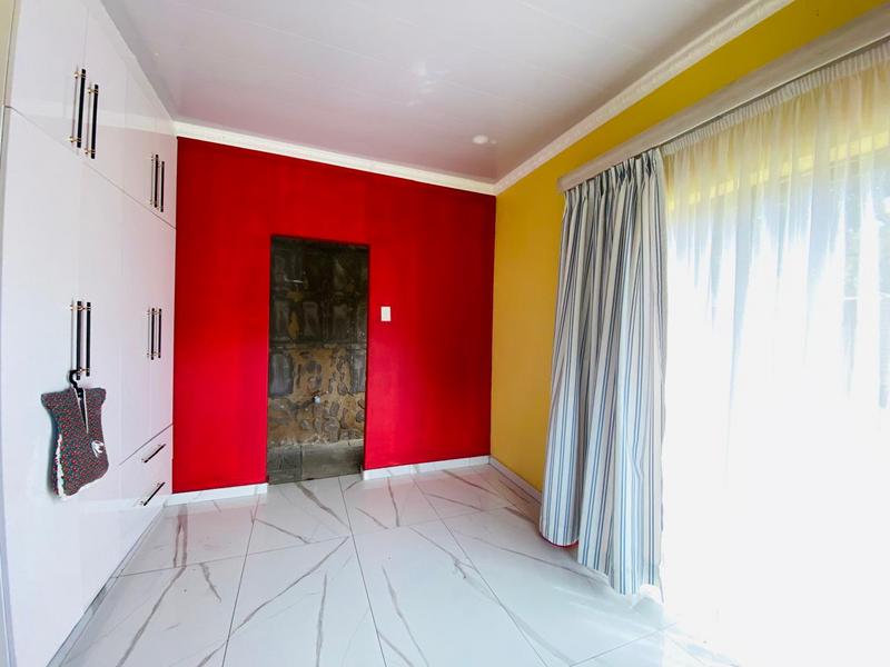 5 Bedroom Property for Sale in Margate KwaZulu-Natal