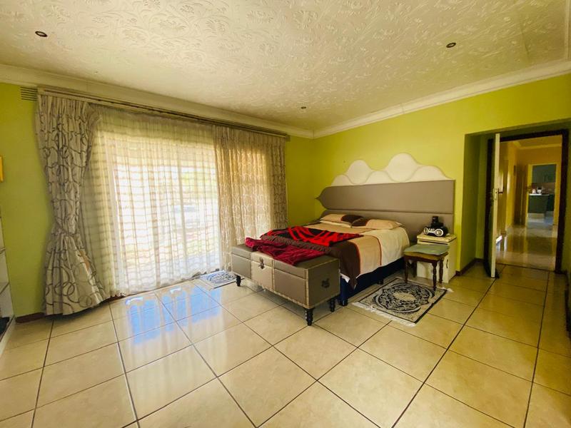 5 Bedroom Property for Sale in Margate KwaZulu-Natal