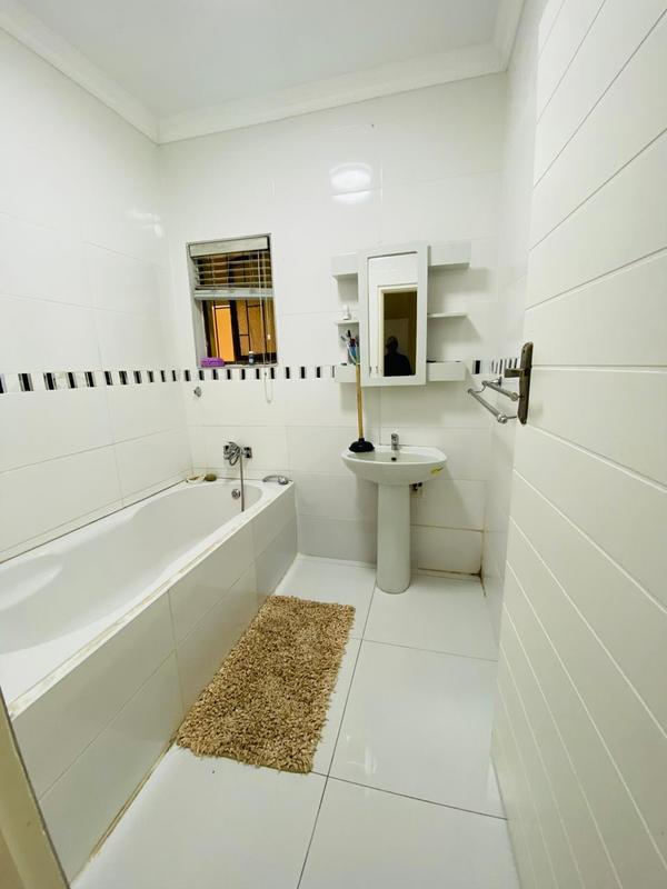 5 Bedroom Property for Sale in Margate KwaZulu-Natal