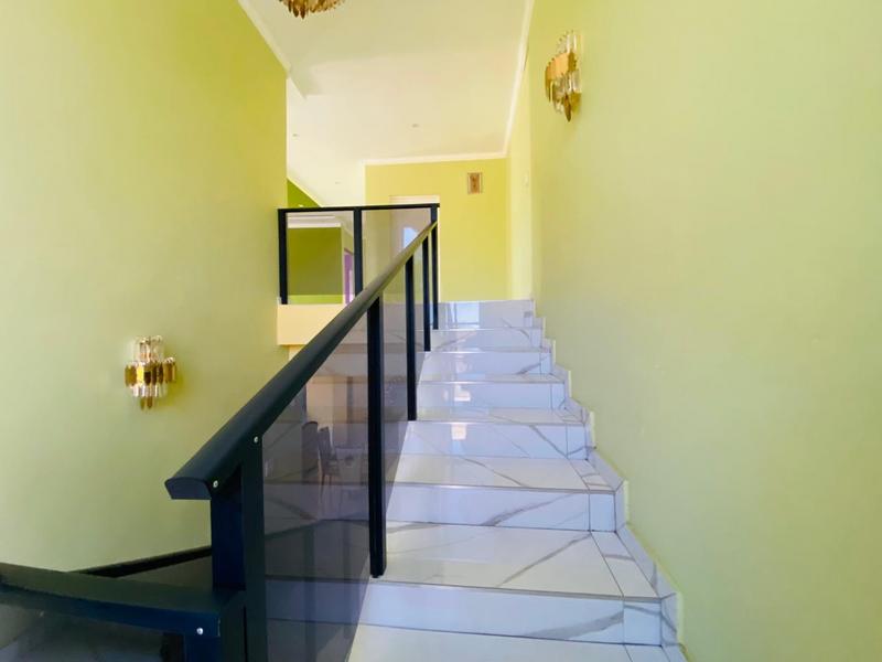 5 Bedroom Property for Sale in Margate KwaZulu-Natal