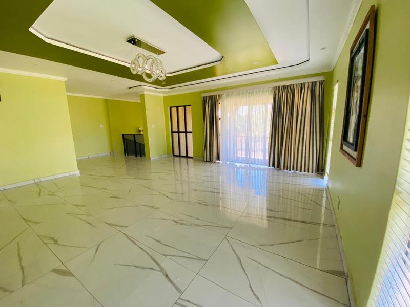 5 Bedroom Property for Sale in Margate KwaZulu-Natal