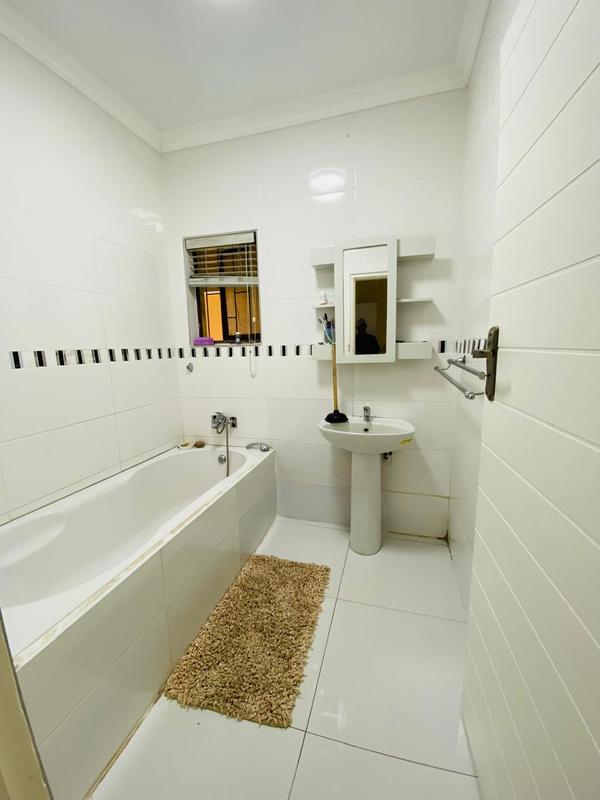 5 Bedroom Property for Sale in Margate KwaZulu-Natal