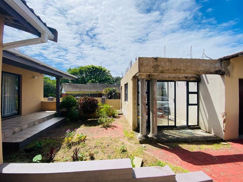 5 Bedroom Property for Sale in Margate KwaZulu-Natal