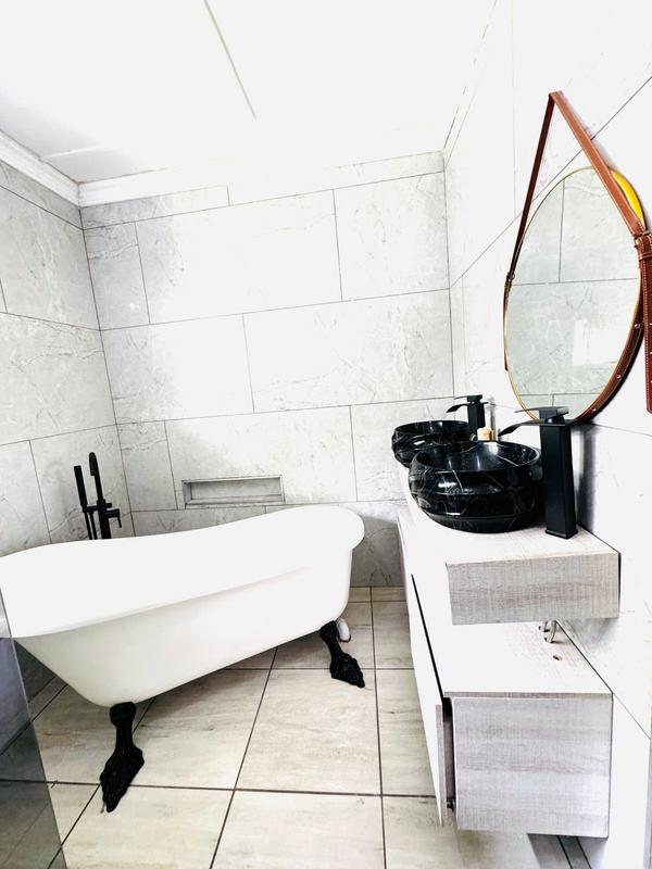 To Let 4 Bedroom Property for Rent in Meer En See KwaZulu-Natal