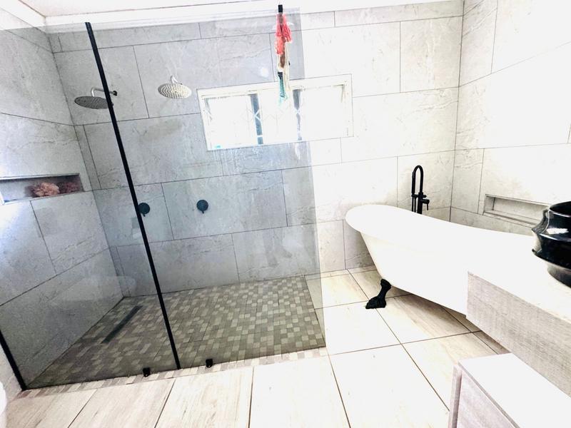 To Let 4 Bedroom Property for Rent in Meer En See KwaZulu-Natal