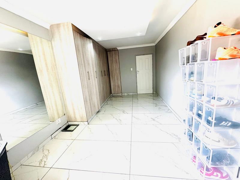 To Let 4 Bedroom Property for Rent in Meer En See KwaZulu-Natal