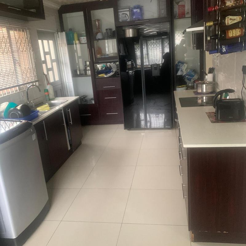 6 Bedroom Property for Sale in Shallcross KwaZulu-Natal