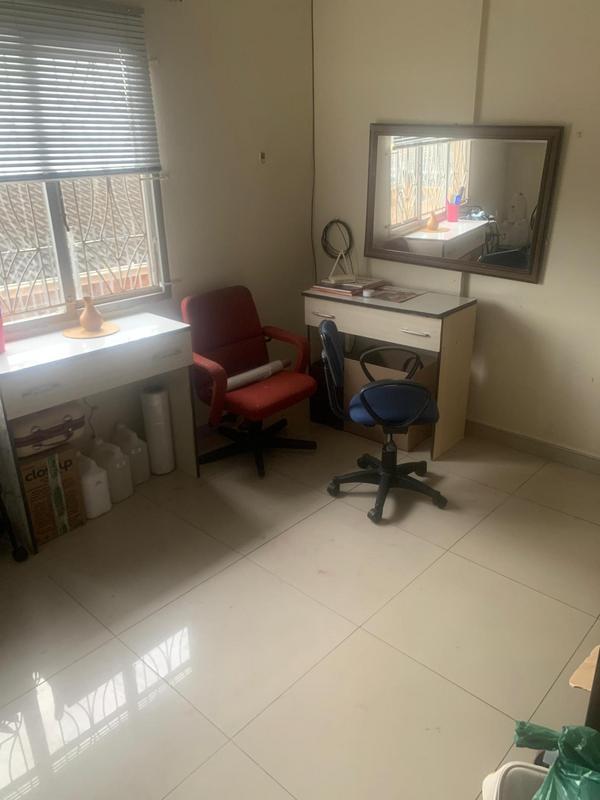 6 Bedroom Property for Sale in Shallcross KwaZulu-Natal