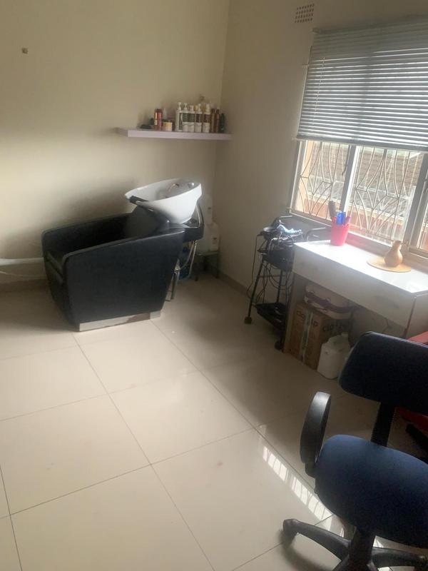 6 Bedroom Property for Sale in Shallcross KwaZulu-Natal