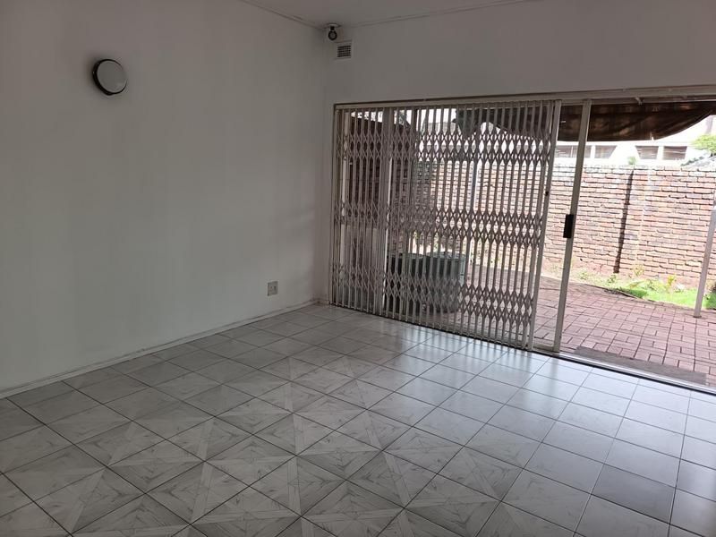 To Let 3 Bedroom Property for Rent in Essenwood KwaZulu-Natal