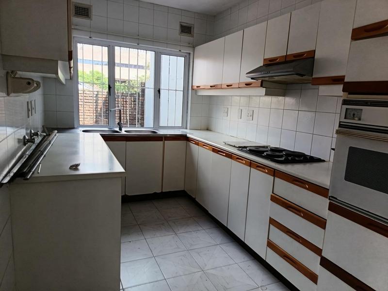 To Let 3 Bedroom Property for Rent in Essenwood KwaZulu-Natal