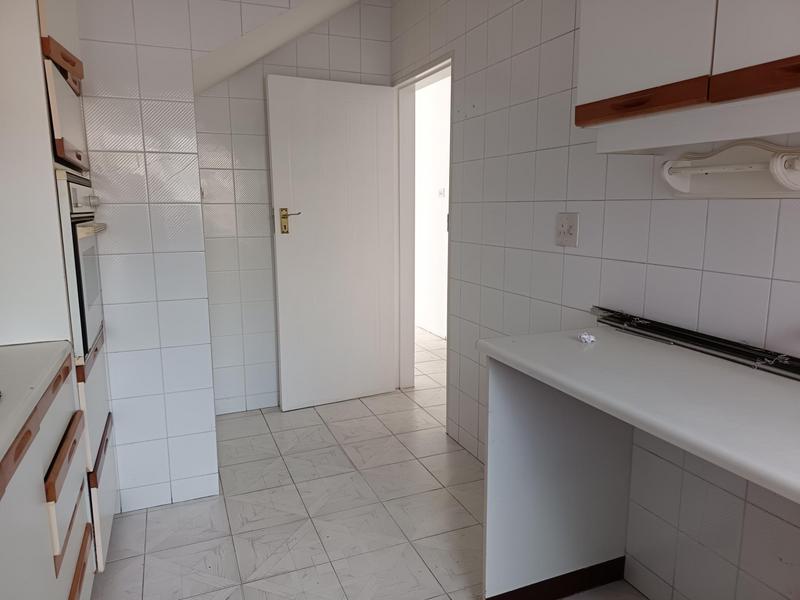 To Let 3 Bedroom Property for Rent in Essenwood KwaZulu-Natal