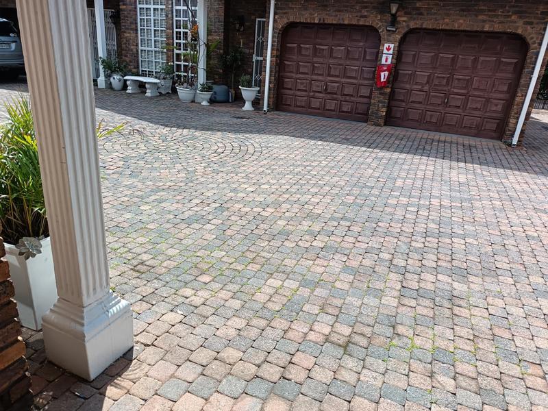 To Let 3 Bedroom Property for Rent in Essenwood KwaZulu-Natal