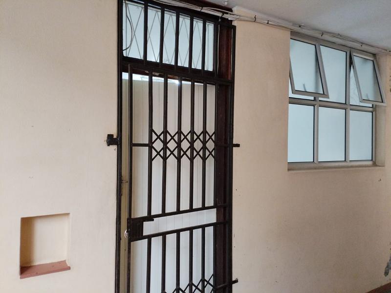 2 Bedroom Property for Sale in Durban Central KwaZulu-Natal