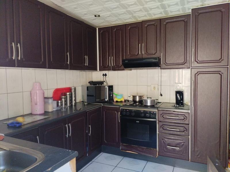 2 Bedroom Property for Sale in Umlazi KwaZulu-Natal