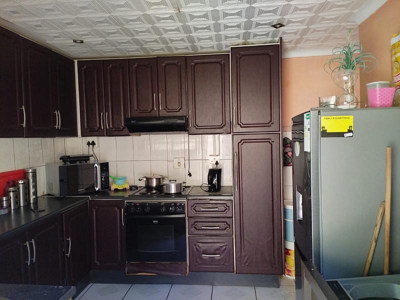 2 Bedroom Property for Sale in Umlazi KwaZulu-Natal