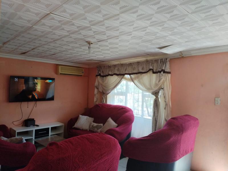2 Bedroom Property for Sale in Umlazi KwaZulu-Natal