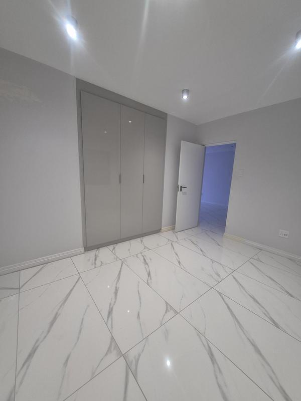 To Let 2 Bedroom Property for Rent in Windermere KwaZulu-Natal