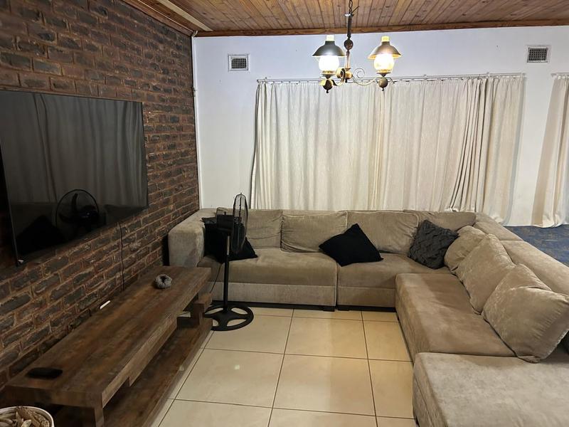 2 Bedroom Property for Sale in Umkomaas KwaZulu-Natal