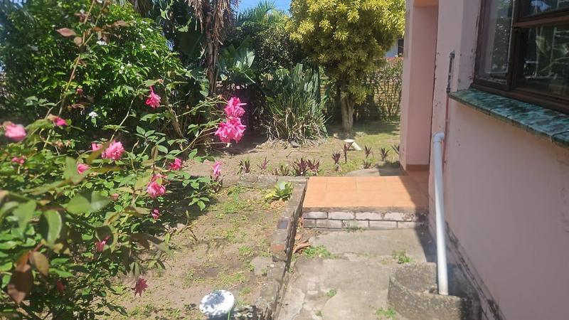 To Let 2 Bedroom Property for Rent in Park Rynie KwaZulu-Natal