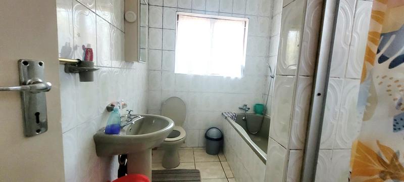 4 Bedroom Property for Sale in Park Rynie KwaZulu-Natal