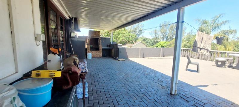 4 Bedroom Property for Sale in Park Rynie KwaZulu-Natal