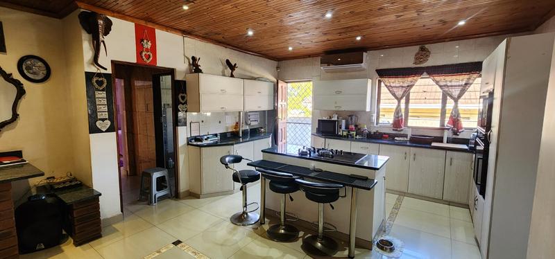 6 Bedroom Property for Sale in Craigieburn KwaZulu-Natal