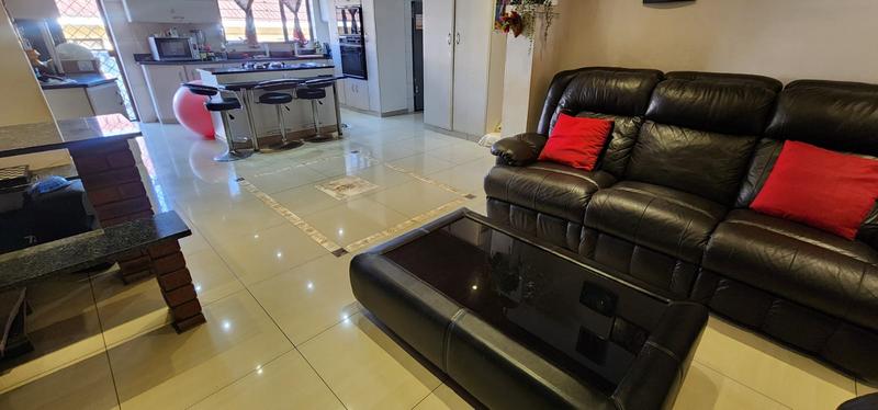 6 Bedroom Property for Sale in Craigieburn KwaZulu-Natal
