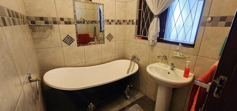 6 Bedroom Property for Sale in Craigieburn KwaZulu-Natal
