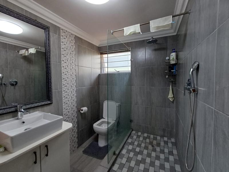 To Let 4 Bedroom Property for Rent in Durban North KwaZulu-Natal